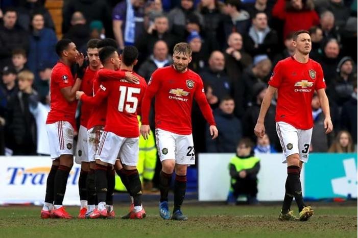 إصابة نجم مانشستر يونايتد الجديد بفيروس كورونا image