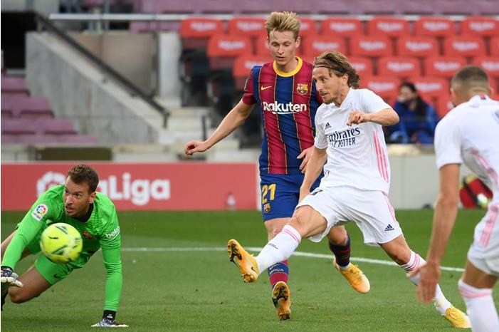 ريال مدريد يبحث عن مواصلة الانتصارات بالليغا __20201024170515-TOPSHOTS-TOPSHOT-FBL-ESP-LIGA-BARCELONA-REAL MADRID-1603559533