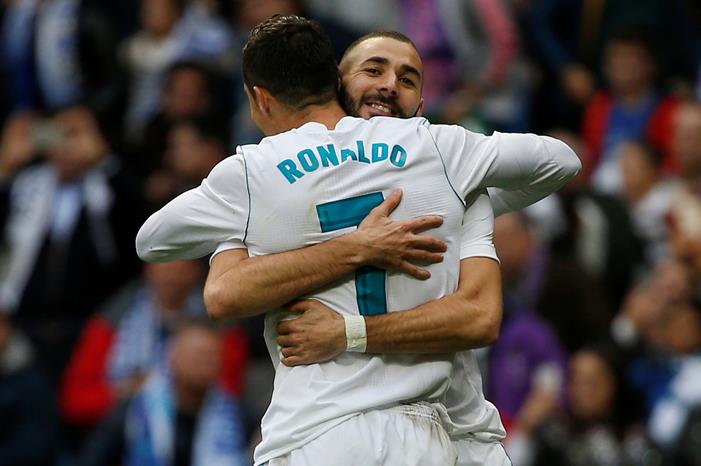 بنزيما: غيرت طريقتي باللعب لخدمة رونالدو 5b45e6d595a597af318b45b6