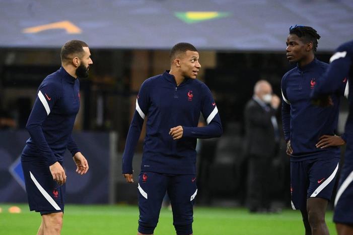 الحالة القانونية التي اتبعها الحكام لاحتساب هدف مبابي المثير في شباك إسبانيا FBW2I-bX0AwaNgM