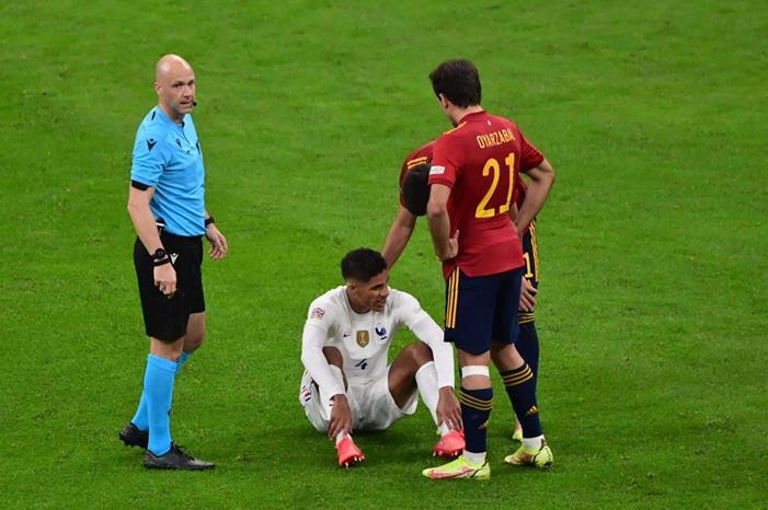 أزمة في مانشستر يونايتد بعد إصابة فاران 5715933bd03ec0097a22bd3d007520cd96df0aabw