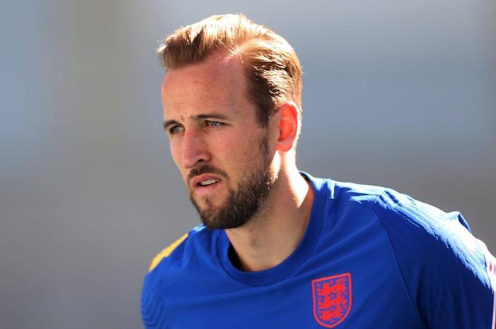 باراتشي المدير العام لتوتنهام: هاري كين لن يغادر وسيقود إعادة بناء الفريق Harry-Kane