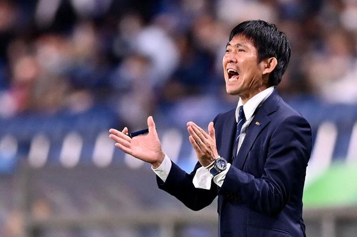 مدرب اليابان يشيد بالروح الجماعية للفريق Hajime-Moriyasu-Japan-Head-Coach-Asian-Qualifiers-AFP