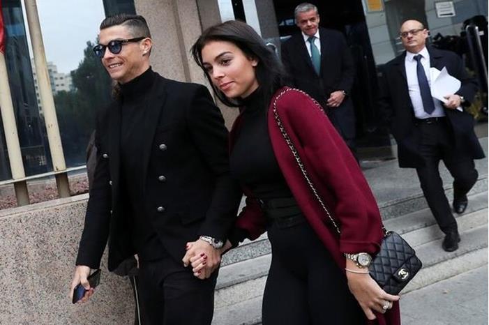 616673dc4236045af4268f15