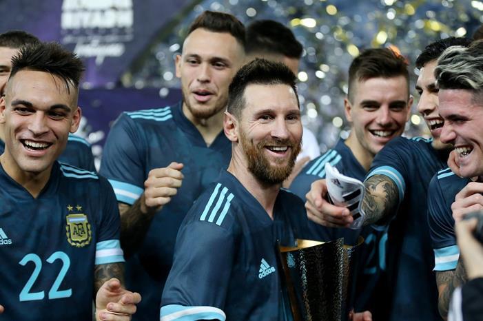 _109711727_hi058026784