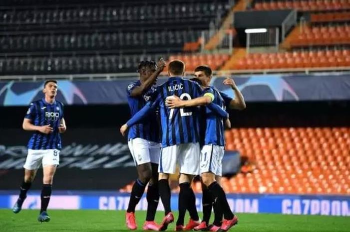 أتالانتا يسحق إمبولي في مباراة مثيرة بالدوري الإيطالي fdgfdgg