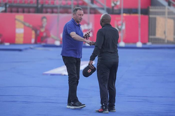 رئيس الأهلي يجمد مفاوضات عقد موسيماني الجديد E5kFMDOXIAc0GZe