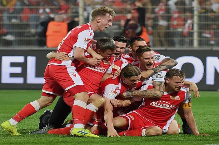 7B5F5344-C981-46E2-BF2C-1EDE4AA27D2D