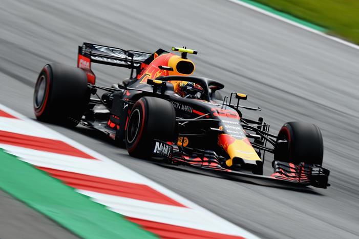 فيرستابن: صراعي مع هاميلتون يروق للجمهور AP-1W4DKVNVN1W11_hires_jpeg_24bit_rgb