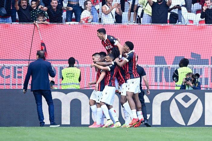 ليون يتلقى الخسارة أمام نيس بسيناريو عجيب 535294276