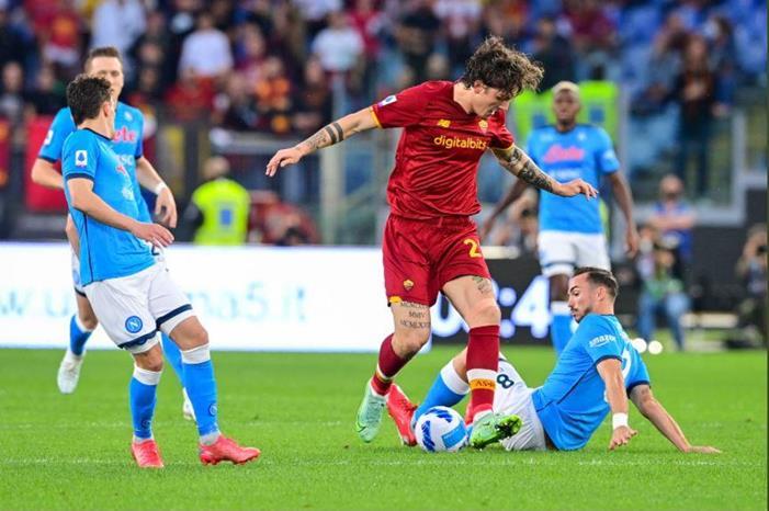 روما يتعادل مع نابولي بالدوري الايطالي FCeuhhkWEA43d3J