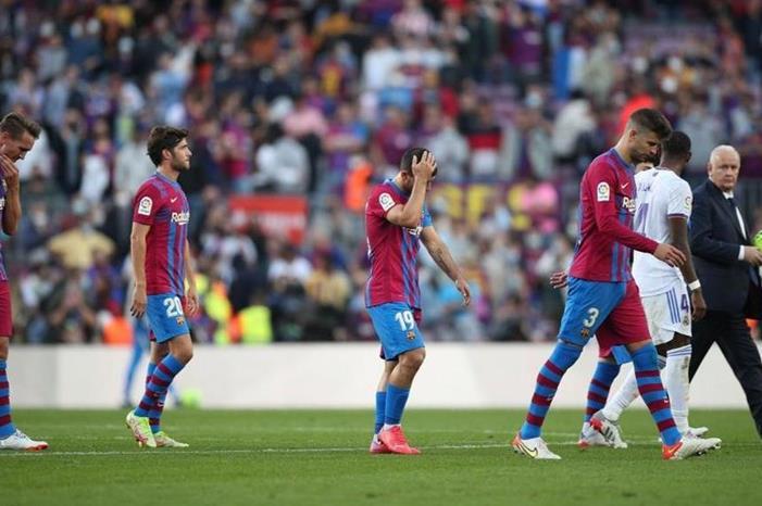 4005255-2021-10-24T163150Z_1688211718_UP1EHAO19WZWE_RTRMADP_3_SOCCER-SPAIN-FCB-MAD-REPORT