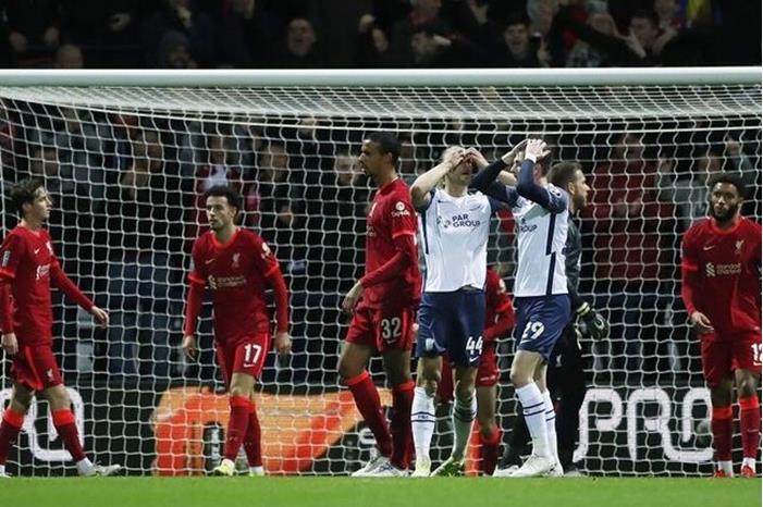 6179b9df4236044d1b0993e8