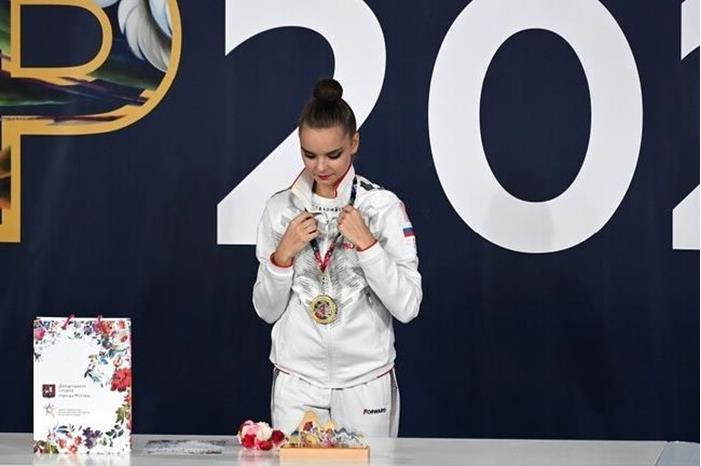 617d2c864c59b76d3e6a8a55