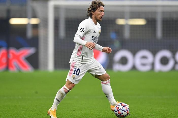 ريال مدريد يقدم طلبًا مفاجئًا ل لوكامودريتش Ew2H5XMWQAMjhQH