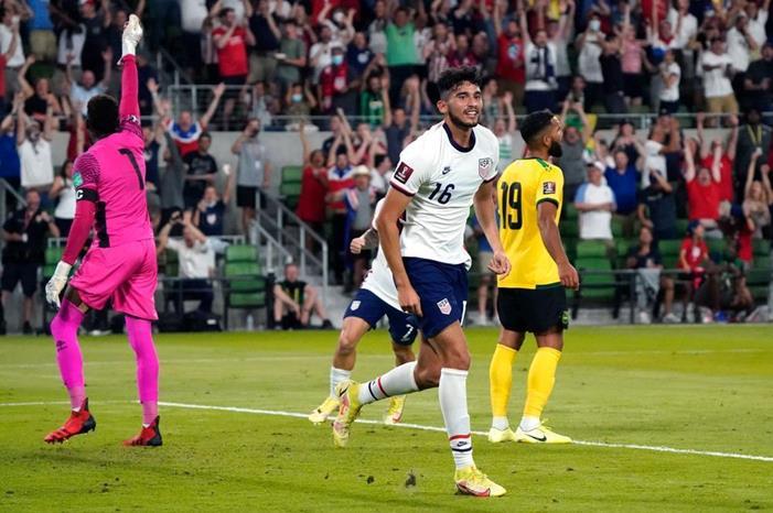 أمريكا والمكسيك تتشاركان الصدارة في تصفيات كأس العالم 3980262-2021-10-08T020607Z_1384833843_MT1USATODAY16909933_RTRMADP_3_SOCCER-CONCACAF-FIFA-WORLD-CUP-QUALIFIER-JAMAICA-AT-USA