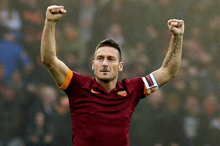 francesco-totti-roma-lazio-serie-a-11012015_d6tw95talg411qmdpbq8iyk1r