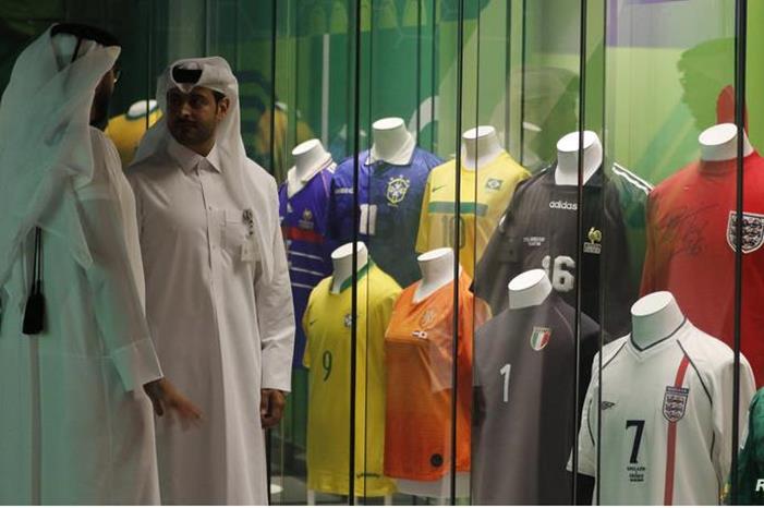 فيفا يدعو الأندية للحصول على أموال من صندوق كأس العالم reuters_com_2022_newsml_UP1EIAA0X0I2B