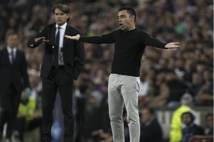 تشافي يعلق على إمكانية إقالته من تدريب برشلونة 63502d454c59b7237202317c