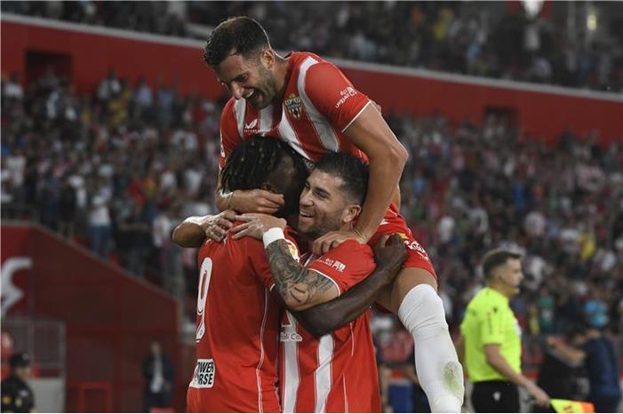 ألميريا يهزم جيرونا بثلاثية 2022-10-20-10255263_epa