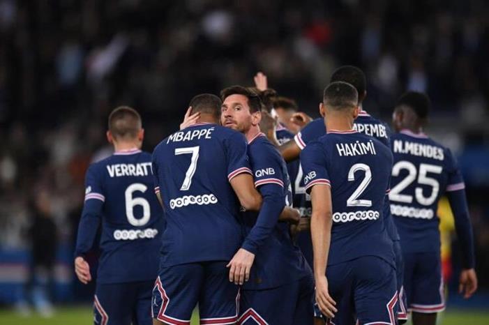 باريس-سان-جيرمان-والتتويج-بلقب-الدور-الفرنسي-للمرة-العاشرة-في-مسيرته-800x500