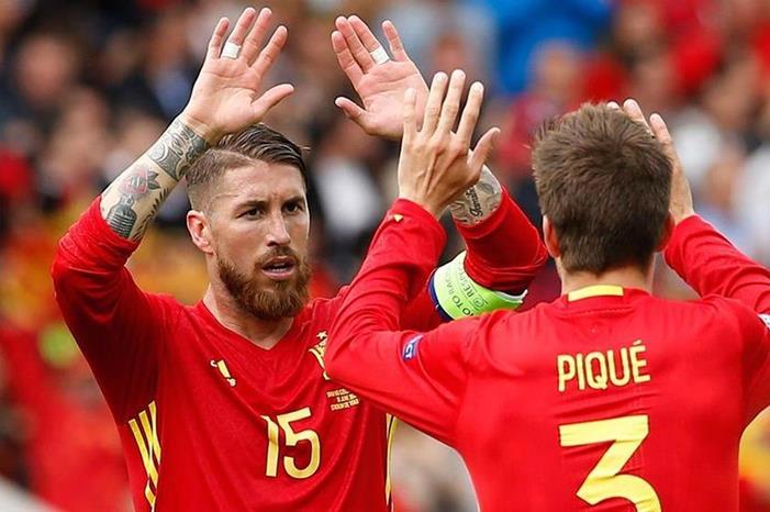 951524-pique--ramos