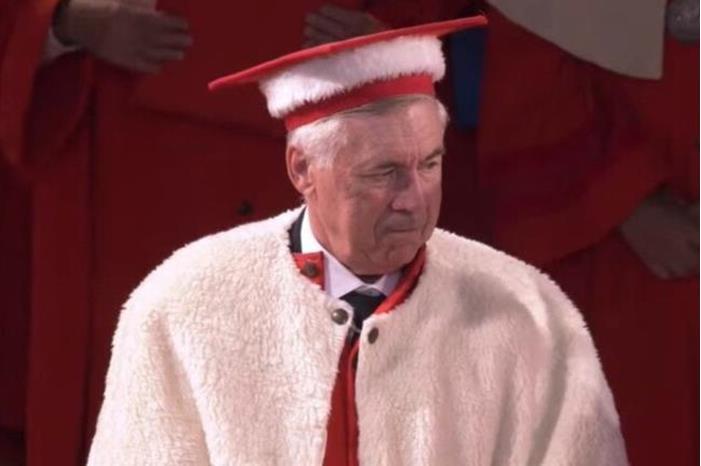 أنشيلوتي يحصل على دكتوراه فخرية (فيديو) 652679c842360453934f3c80