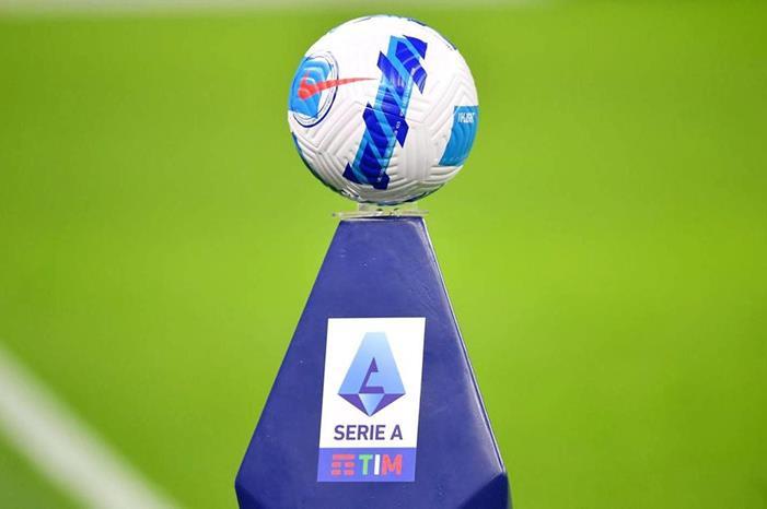 تورط 12 لاعباً من الدوري الإيطالي في فضيحة المراهنات 300615