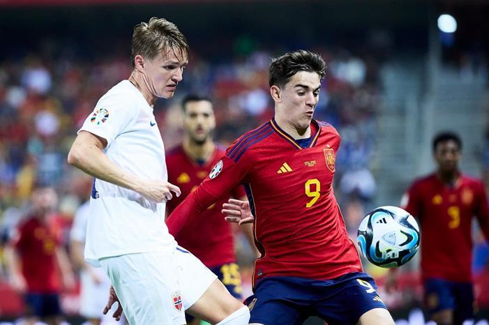 إسبانيا تبحث عن حسم التأهل إلى يورو 2024 على حساب النرويج 1115269935312682716