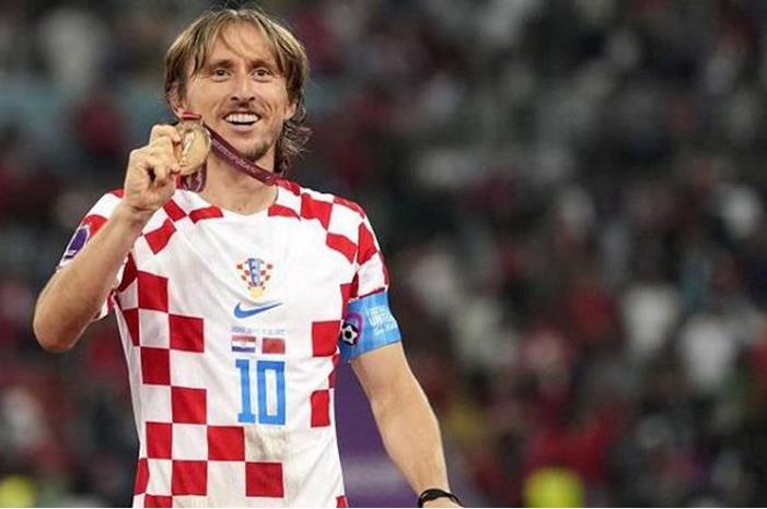 1000 مباراة.. مودريتش يواصل رحلته الأسطورية 124-150631-luka-modric-1000-matches-history_700x400