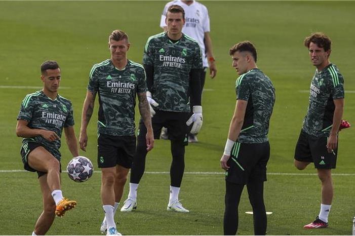 الإحباط يدفع لاعب الريال صوب ناد آخر epa_soccer_2023-05_2023-05-08_2023-05-08-10615764_epa