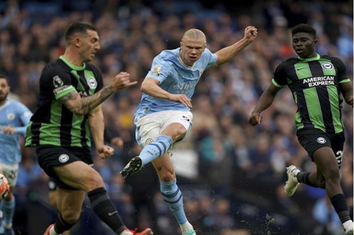 مان سيتي يهزم برايتون ويستعيد توازنه والصدارة 65340ca1423604478451f6ff