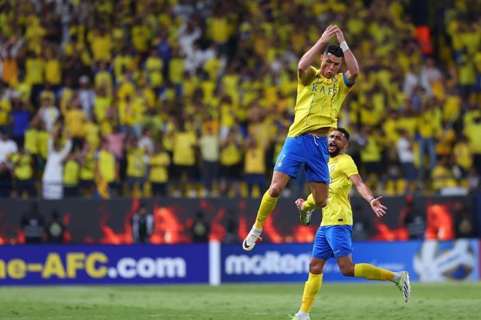 رونالدو يقود النصر إلى الفوز على الدحيل بأبطال آسيا F9PGTdFaAAAy8GE