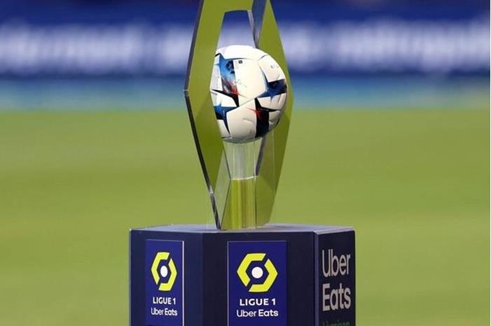 رابطة الدوري الفرنسي  توقف مدافعا دوليا 7 مباريات بسبب تضامنه مع غزة 6539966b4c59b7098c61f874