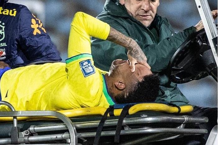 الهلال المسؤول .. رد حاسم من منتخب البرازيل بعد إصابة نيمار 653b84464c59b725c302bfab