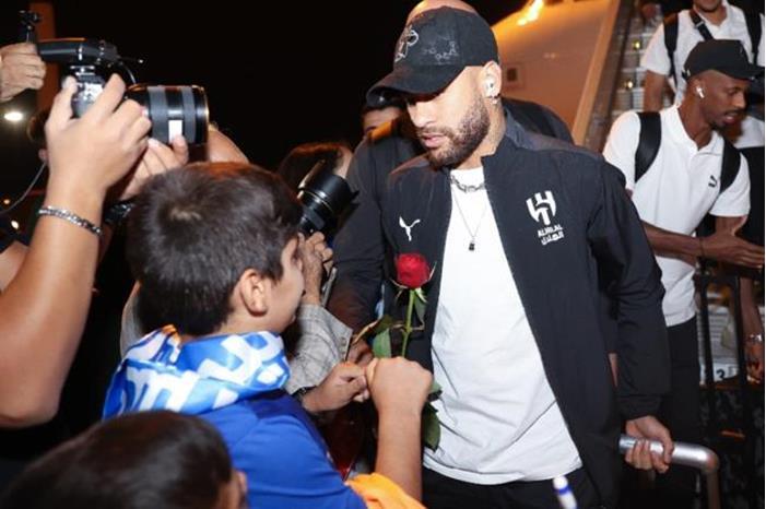 بعد إلغاء لقاء اتحاد جدة وسباهان.. ما حقيقة انسحاب الهلال من مواجهة نساجي الإيراني؟ 651c088442360442f3619d24