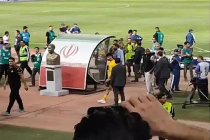 أمير سعودي يعلق على انسحاب اتحاد جدة من مواجهة سباهان الإيراني 651b14ac42360479856ae223