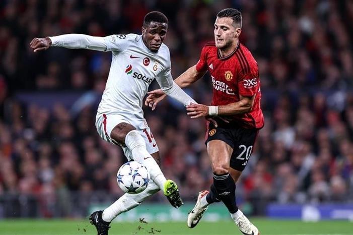 غلطة سراي يفوز على مان يونايتد بأبطال أوروبا 20231041111665W8