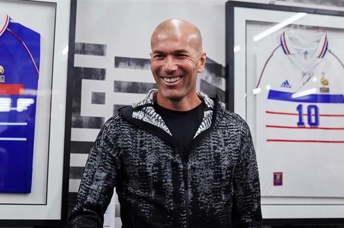 معرض فني عن زيدان في باريس 2023104182396415I