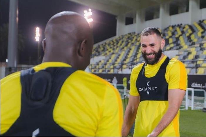 الاتحاد يكشف موقف بنزيما قبل ديربي جدة 1