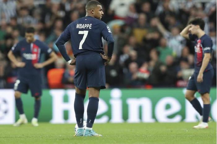 سقوط مدو لباريس سان جيرمان في دوري أبطال أوروبا 651dd3b04236041b9170202d