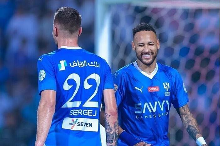 نيمار يحتفل بحدث سعيد في البرازيل  652121ae4c59b7251e4e376f