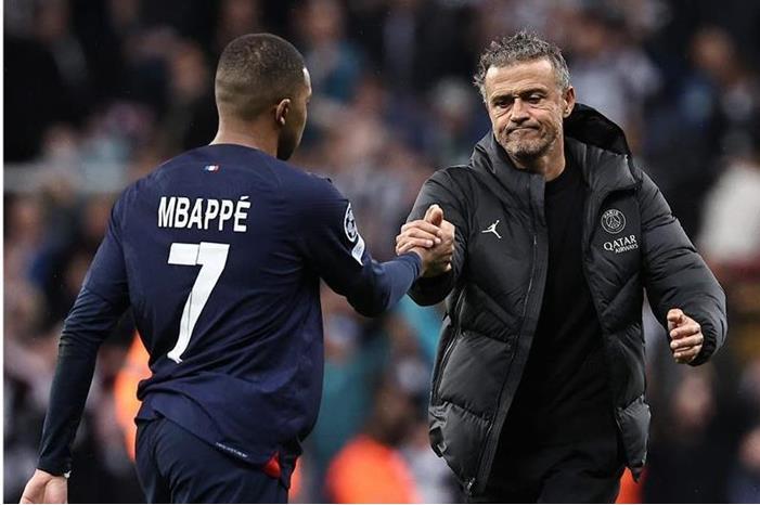 إنريكي: مبابي ليس سوبرمان afp_20231004_20231004-afp_33xf8ch_afp