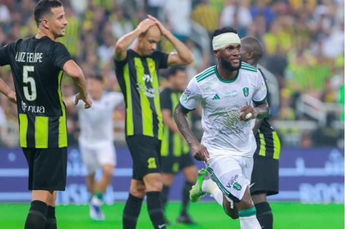 كيسييه يحسم ديربي جدة لمصلحة الأهلي (فيديو) 65206ce542360422d97ab004