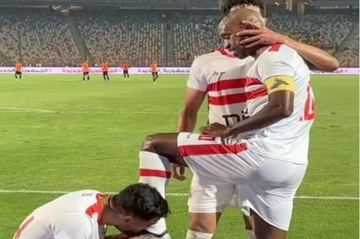 التونسي المثلوثي يثير الاستياء والجدل بتصرفه مع قائد الزمالك شيكابالا (فيديو) 6522828a423604309f60c500