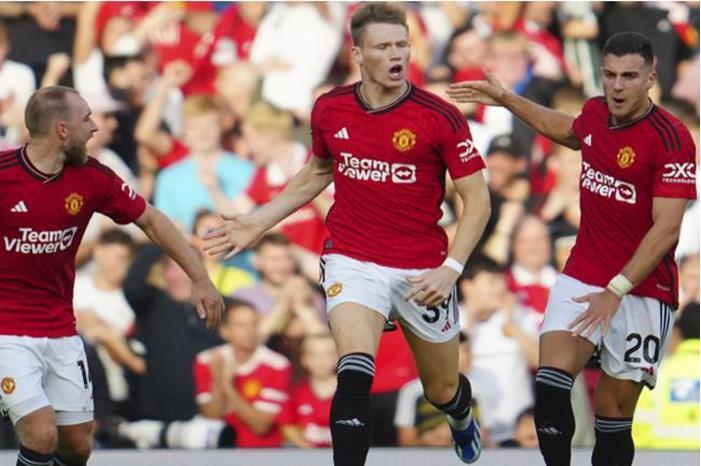 مانشستر يونايتد يقلب الطاولة على برينتفورد بهدفين في وقت قاتل 652182f442360473fe4ecfc0