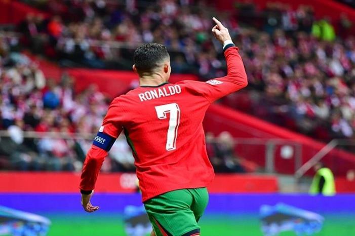 لنفعل كل ما في وسعنا!.. رونالدو يعلق على الفوز في دوري الأمم 670c0d1e4236047e4e59f710 (1)