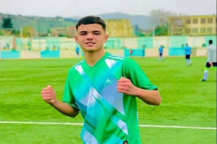 وفاة لاعب جزائري شاب على أرض الملعب 671677144c59b73fa923e001