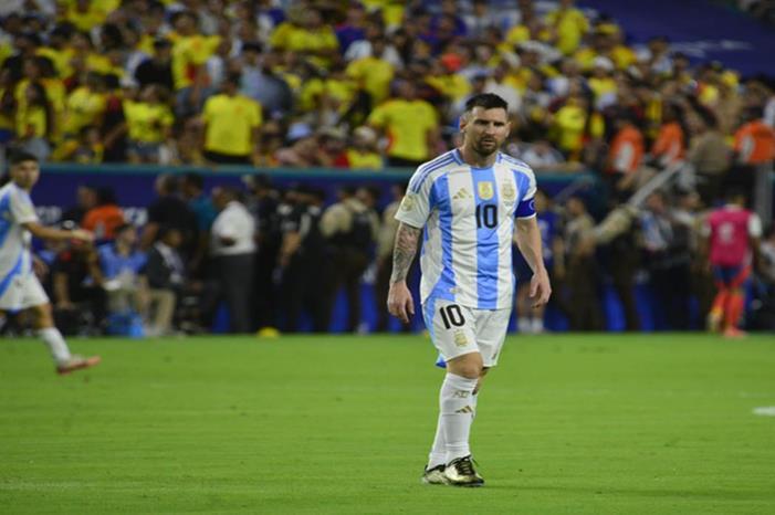ميسي يعود لقيادة الأرجنتين في تصفيات كأس العالم 2026 66fd883b4c59b70a1d3053ce