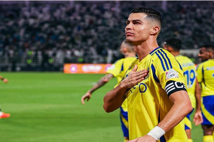 بيولي يحسم موقف رونالدو من مباراة النصر والتعاون 6720bf3d4c59b7786011740f (1)